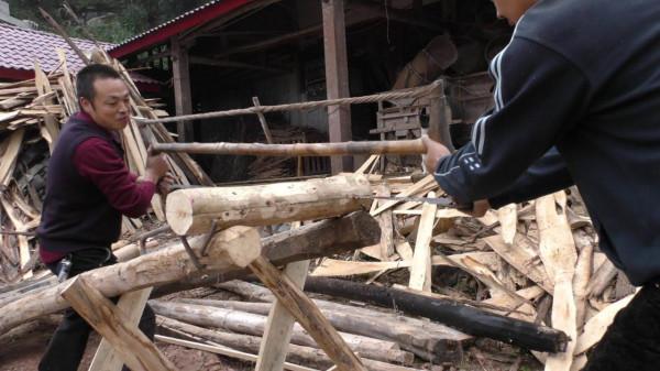 中老年人骨質增生和坐骨神經痛問題,從這兩個方面入手,一次說透 中老年人骨質增生和坐骨神經痛問題,從這兩個方面入手,一次說透