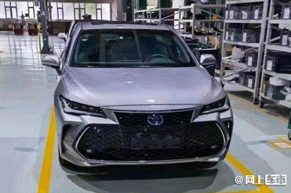 豐田新亞洲龍配置提前曝光，供雙外觀，增全液晶儀表，一季度上市