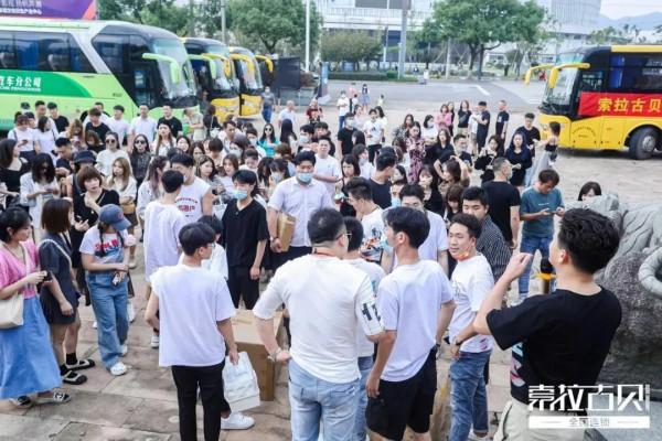 華夏文化園裡辦千人電音狂歡派對！這家公司太讚了....