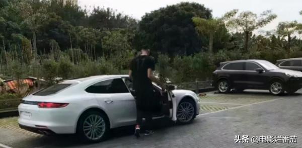 明星座駕潛規則：1.6米潘長江開路虎，1.9米巨石強森卻開法拉利