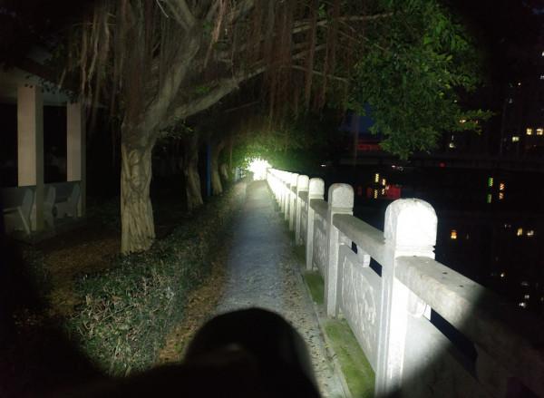 隨手劃去，皆是光明：CYANSKY K3手電