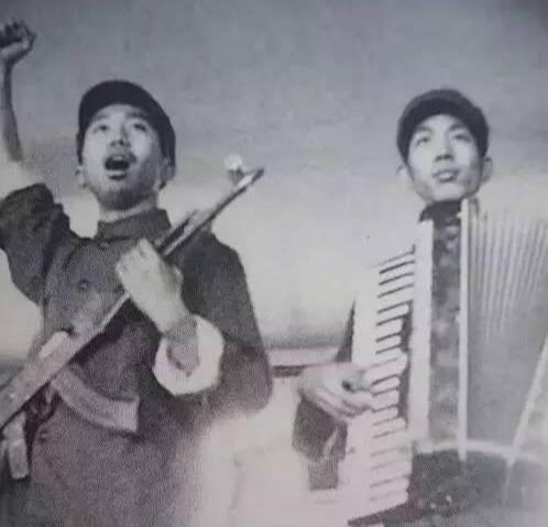 孝順的濮存昕：悉心照顧病母和弟弟的遺孀，成父親最大的驕傲