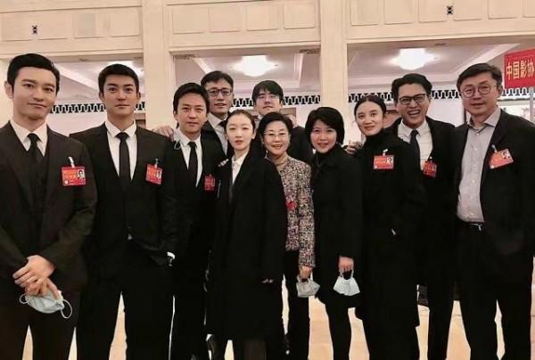 文代會閉幕章子怡才是大贏家!一露面就搶風頭,美成“一枝花” 文代會閉幕章子怡才是大贏家!一露面就搶風頭,美成“一枝花”