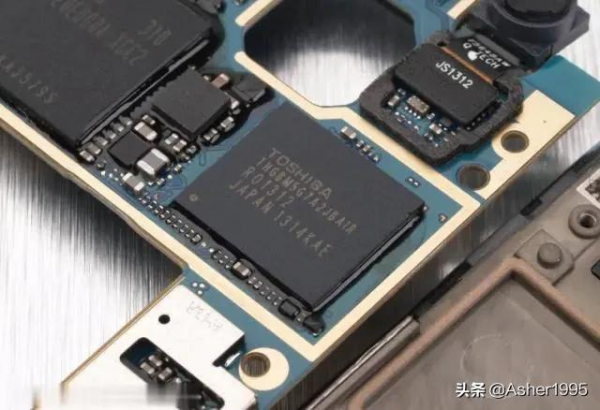 懷念逝去的SD卡：換容量就得換手機，感覺還是SD卡方便？