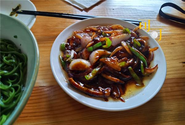 湖州荻港村的施家餛飩5元一碗,乾隆愛吃的鱔糊面,30元一碗 湖州荻港村的施家餛飩5元一碗,乾隆愛吃的鱔糊面,30元一碗