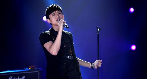 張傑頂替李健加盟《一路唱響》為什麼飽受質疑？跟樂壇地位無關