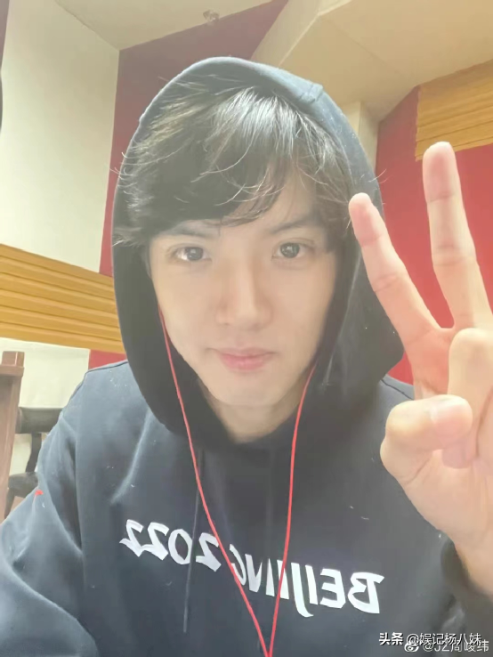 素人妻子更獲寵愛，許魏洲守護4年官宣，岳雲鵬被掌刮還感謝