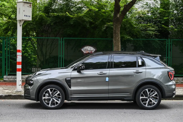 18萬多帶滬牌，插混SUV好選擇——領克01 PHEV
