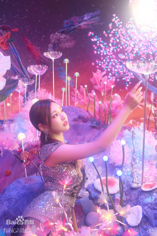 SM公司第一個華人女主唱,14歲榮登央視獻唱,出道獲得年度新人獎 SM公司第一個華人女主唱,14歲榮登央視獻唱,出道獲得年度新人獎