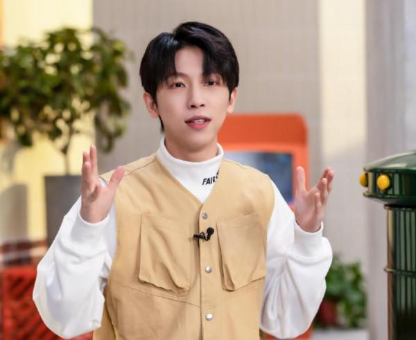 《大夥之家》有主題有笑點,但張紹剛為了主題曲解鹿晗意思太尷尬 《大夥之家》有主題有笑點,但張紹剛為了主題曲解鹿晗意思太尷尬