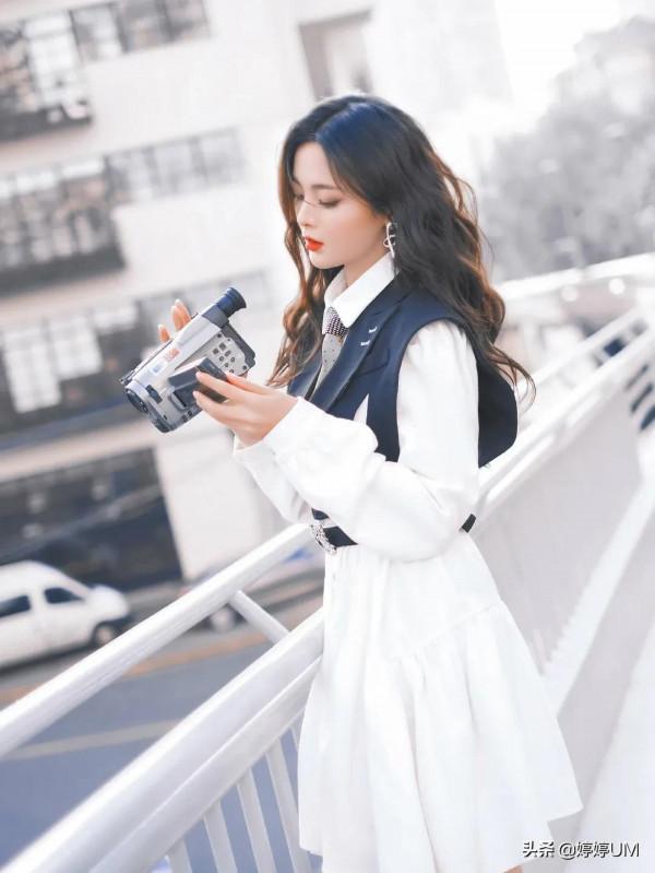 楊超越，膚白貌美、可愛甜美、古靈精怪，好看的女孩子誰不愛呢