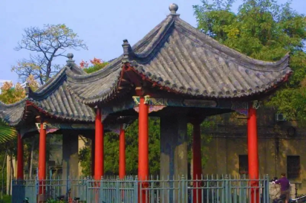 坐落河南,中國最美之一,這所雙一流大學火了!坐擁宮殿式建築! 坐落河南,中國最美之一,這所雙一流大學火了!坐擁宮殿式建築!