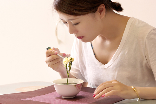 27歲女子不吃主食減肥,4個月後,醫生告知可能不孕!咋回事? 27歲女子不吃主食減肥,4個月後,醫生告知可能不孕!咋回事?