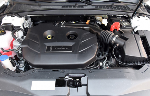 二線豪華中大型轎車對決:林肯大陸和沃爾沃S90誰更超值? 二線豪華中大型轎車對決:林肯大陸和沃爾沃S90誰更超值?