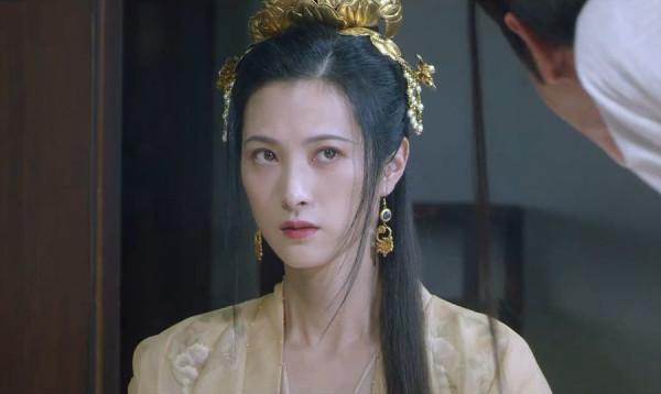 靳東同學兼前女友,34歲結婚生女後減產,42歲在《雪中》演裴南葦 靳東同學兼前女友,34歲結婚生女後減產,42歲在《雪中》演裴南葦