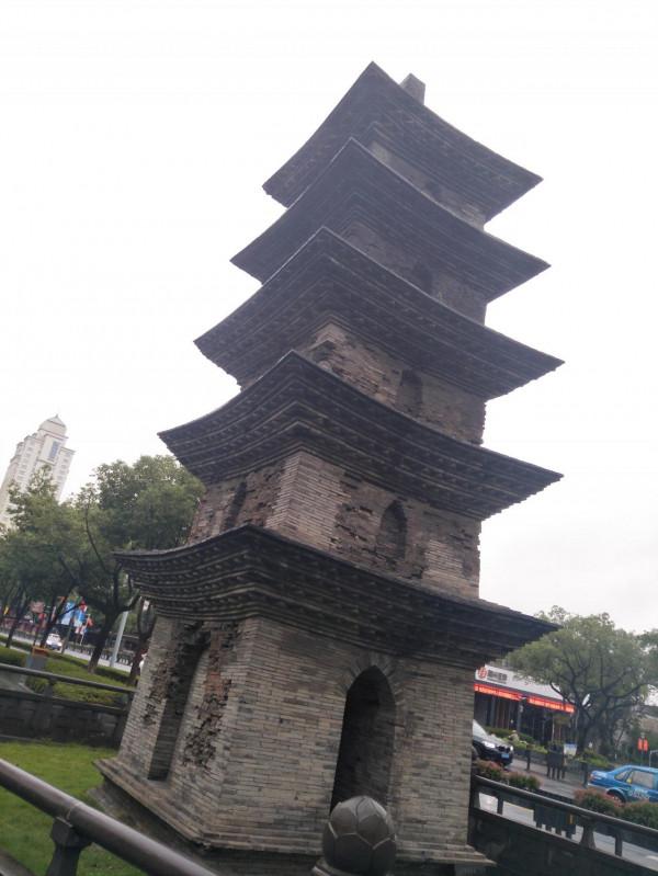 寧波鼓樓的老鄰居,不算起眼的“著名”小塔,天寧寺西塔瞭解一下 寧波鼓樓的老鄰居,不算起眼的“著名”小塔,天寧寺西塔瞭解一下
