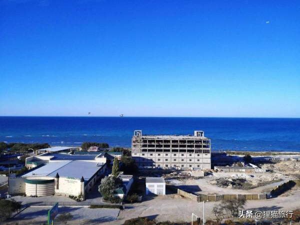 哈薩克裡海沿岸有阿特勞州、曼格斯套州，有阿特勞和阿克套港