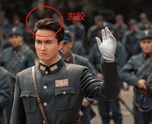 油頭粉面就別演軍人，影帝梁家輝告訴你，軍人應該怎麼演