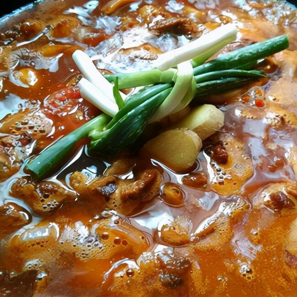 冬季女性多吃：豬肝，牛肉，紅豆，南瓜，花生補氣補血養生美容