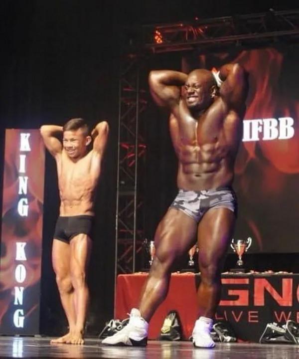 4年過去，“迷你施瓦辛格”怎麼樣了？網友：健身果然長不高