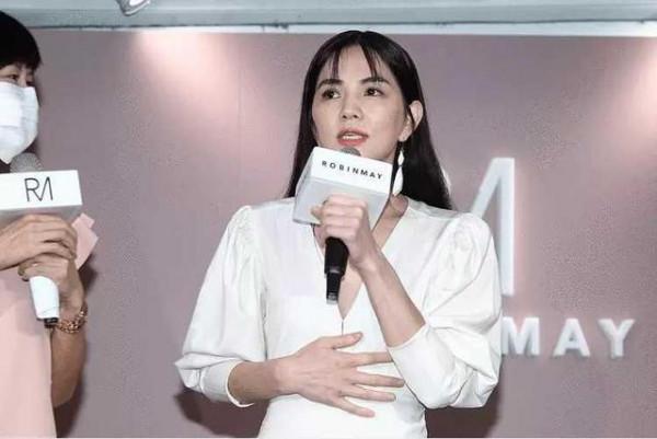 “人到中年”的陳嘉樺,反而越來越有女人味兒了 “人到中年”的陳嘉樺,反而越來越有女人味兒了