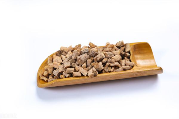 痛風、關節紅腫熱痛？四味中藥，清熱消腫止痛，有效調理