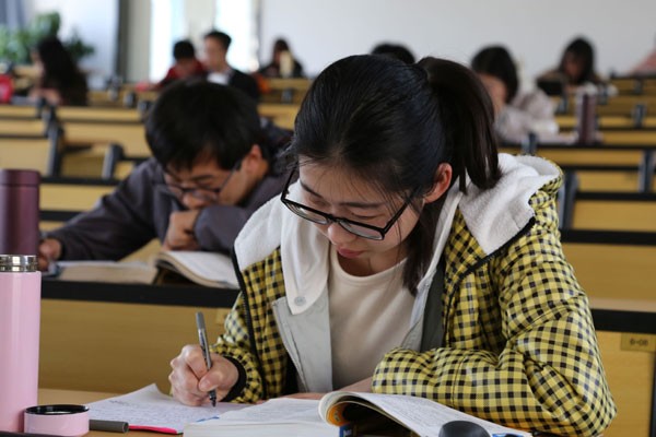 研究生老師挑學生很謹慎，有4類“不入法眼”，優等生才討人歡心