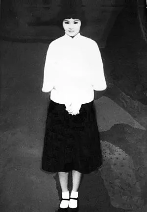 懷孕8個月的她，就義前將手錶送給劊子手：請不要打我的肚子……一年後丈夫也壯烈犧牲