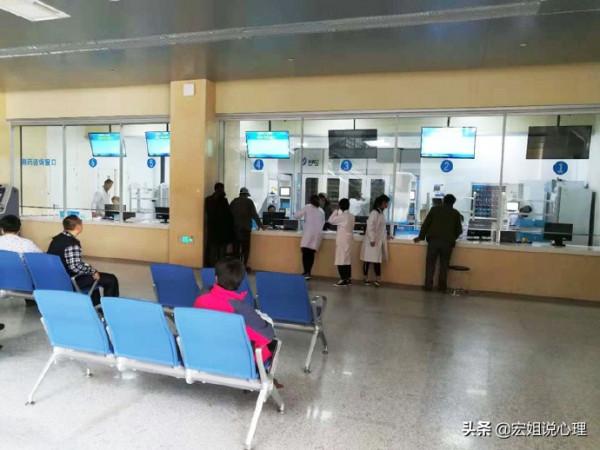 18年前失蹤的母親再相逢，沒有了親情，只留下無盡的壓抑和難過