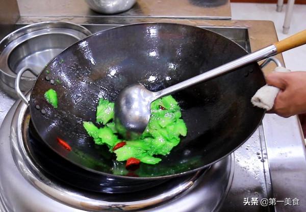 苦瓜怎麼做才能去除苦味,廚師長教你飯店做法,夏天吃清熱又開胃 苦瓜怎麼做才能去除苦味,廚師長教你飯店做法,夏天吃清熱又開胃