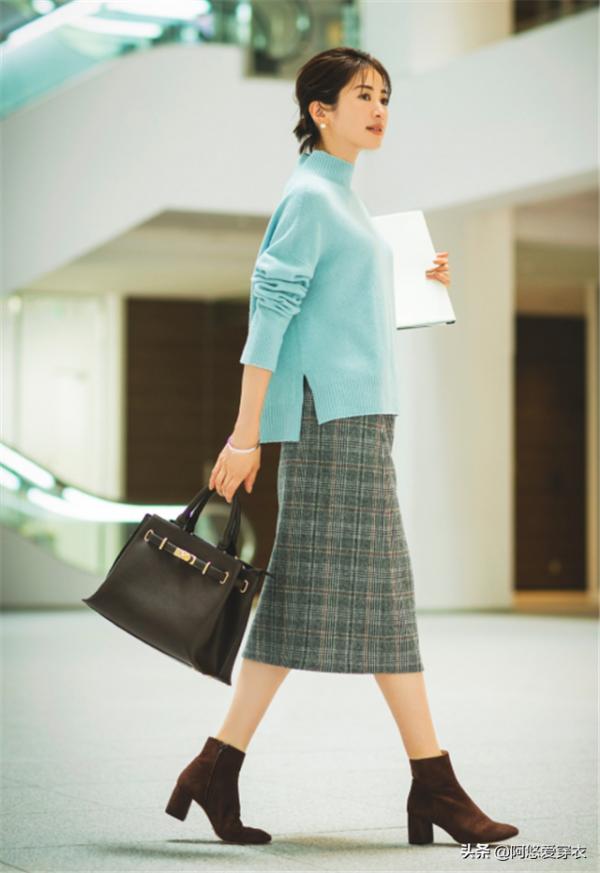 秋天又火了一種裙子叫“呢子裙”,時髦顯瘦又氣質,配襯衫就很美 秋天又火了一種裙子叫“呢子裙”,時髦顯瘦又氣質,配襯衫就很美