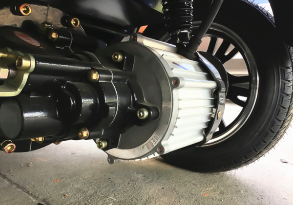 這2款電動三輪車實用，坐滿3人，能跑100公里，適合家長接娃