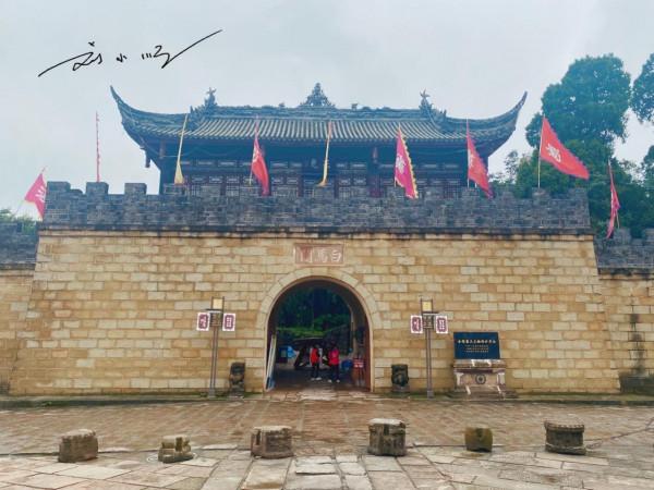 四川德陽著名的4A級旅遊景區，被認為與三星堆齊名，遊客卻不多