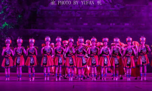 中國最大洞穴劇場，欣賞大型的詩畫盛典，洞中一小時，往事越千年