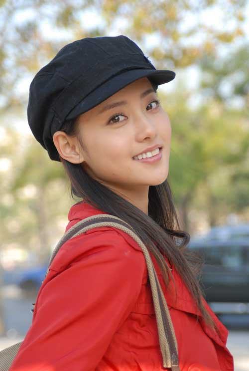 小臉女星的天下！這12個漫畫臉巔峰PK，大眼睛巴掌臉一個比一個美