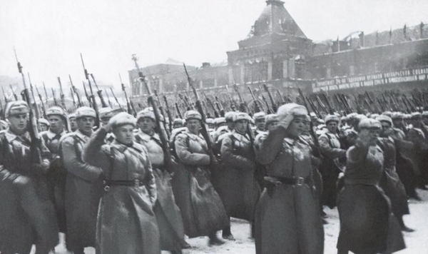 基輔戰役:85萬蘇軍為何會被50萬德軍擊潰?到底是誰的錯? 基輔戰役:85萬蘇軍為何會被50萬德軍擊潰?到底是誰的錯?