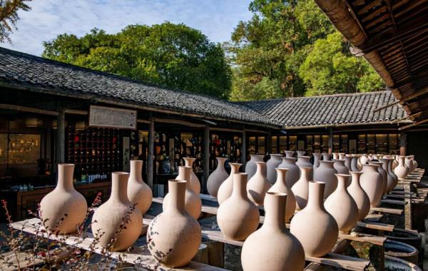 香港蘇富比春拍上,2.8億的鬥彩雞缸杯,憑什麼那麼貴? 香港蘇富比春拍上,2.8億的鬥彩雞缸杯,憑什麼那麼貴?