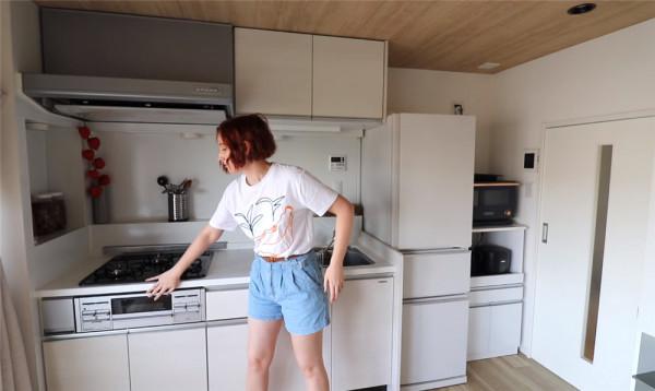 1米7的姑娘住進日本蝸居：55㎡小家層高2米，彷彿身處“小人國”