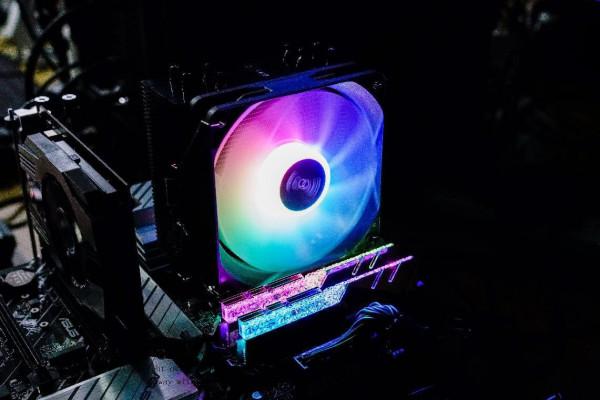 12代酷睿平民版風冷散熱器來了——超頻三東海R4000