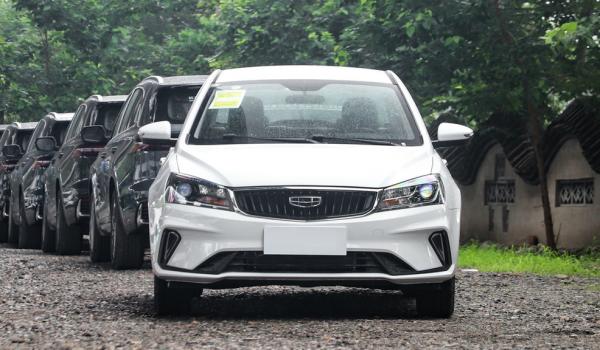 1-8月份轎車銷量排行榜：合資車有點慘，英朗失前五，帝豪破十萬