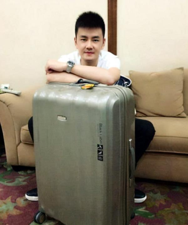 《新聞聯播》著名主播嚴於信：生活中的好兒子好丈夫，愛老家陝西