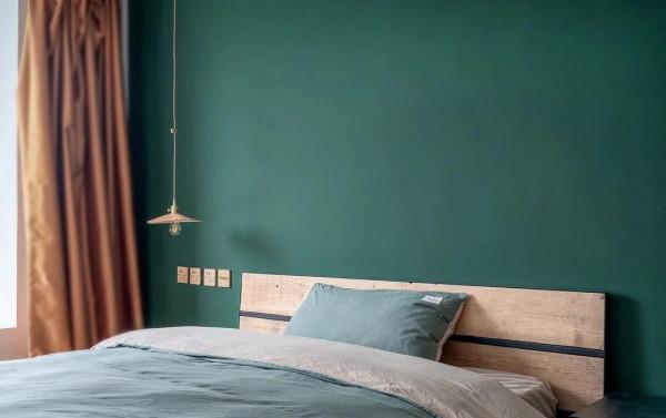 走進她家，就被簡約乾淨的氛圍吸引，室內清爽明亮，生活非常幸福