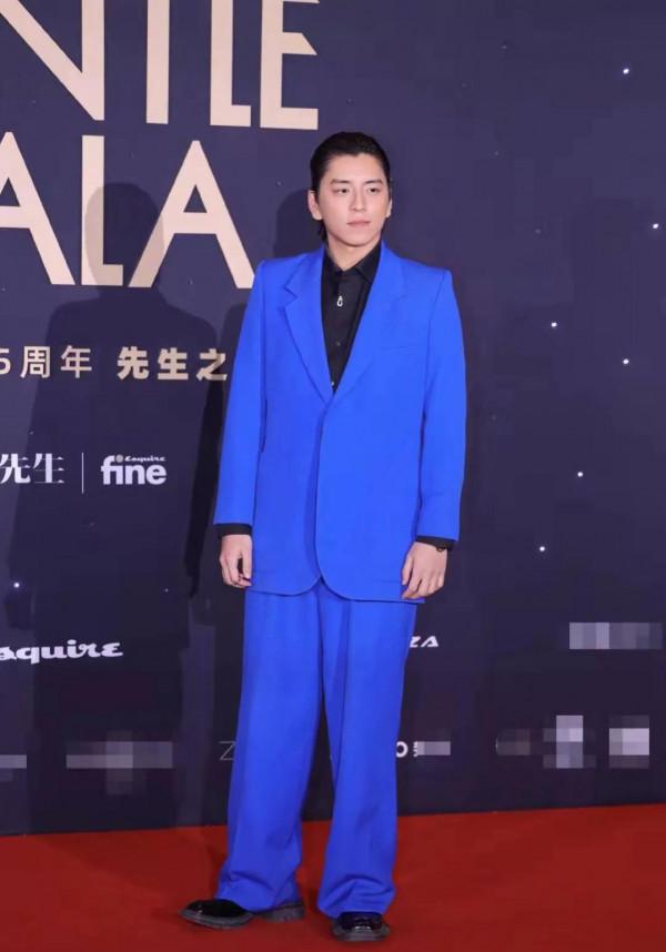 時尚先生明星紅毯生圖，張雨綺大變臉，丁真全場最佳