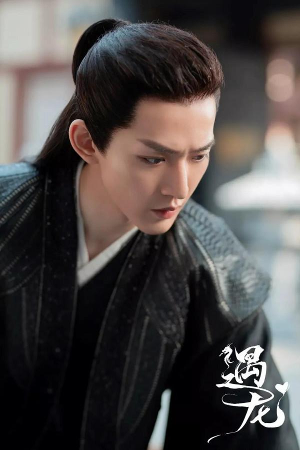 高不成低不就的11個帥氣男星，個個潛力股，誰是下一個“任嘉倫”