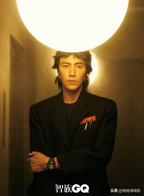 組圖:陳坤登四大刊“金九銀十”封面,不老男神風格百變 組圖:陳坤登四大刊“金九銀十”封面,不老男神風格百變