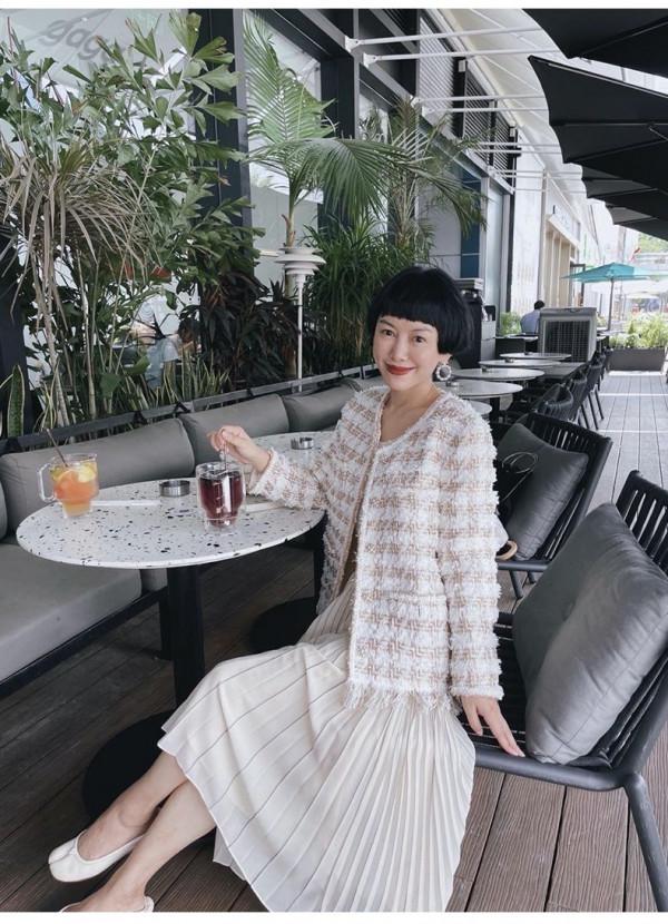 上了年紀的女人別痴迷長髮,這位大姐蘑菇頭配高階感穿搭,美呆了 上了年紀的女人別痴迷長髮,這位大姐蘑菇頭配高階感穿搭,美呆了