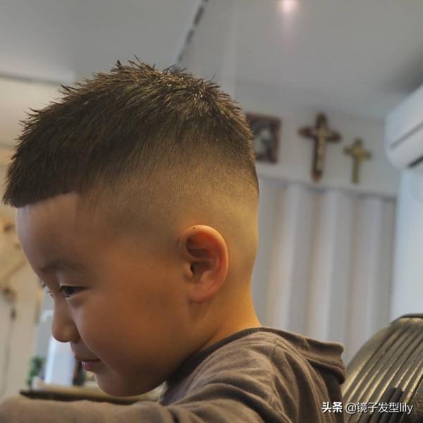 小男孩髮型別亂選，剪這5種就對了，帥氣有型很時尚