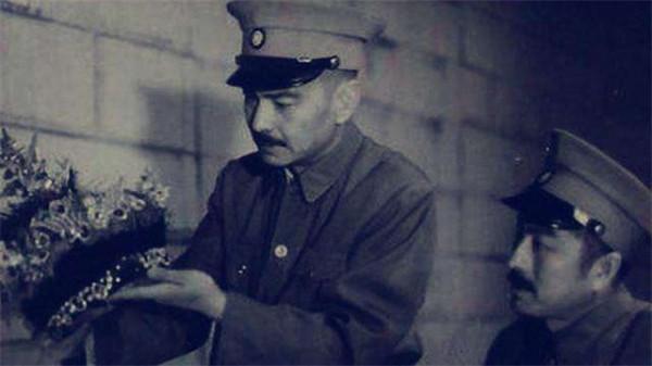 先做土匪，後挖慈禧陵墓的孫殿英，兒子成為了萬人仰仗的大人物