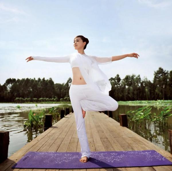 瑜伽練的是動作，修的是內心，高難度動作讓人有巨大成就感