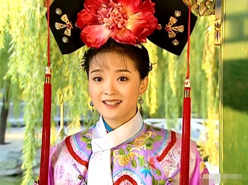 王豔不當闊太，復出演“王楚然”的媽！看23年前劇照還真長得像